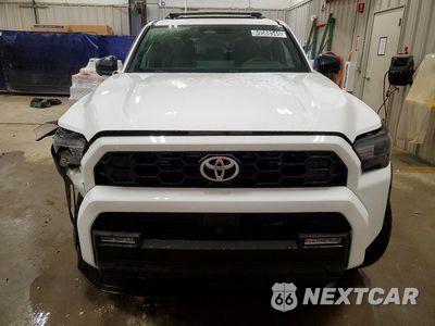 Piąte zdjęcie samochodu w środku: 2026 TOYOTA 4RUNNER TRD OFF-ROAD PREMIUM VIN:JTEVA5BR3T5107865 - miniatura