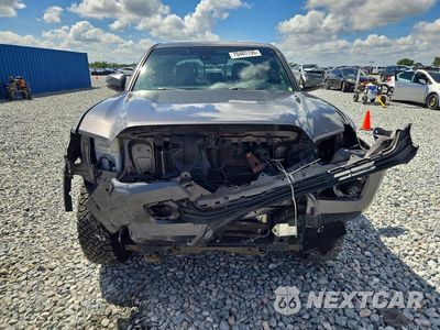 Piąte zdjęcie samochodu w środku: 2018 TOYOTA TACOMA TRD OFF-ROAD VIN:5TFCZ5AN3JX147948 - miniatura