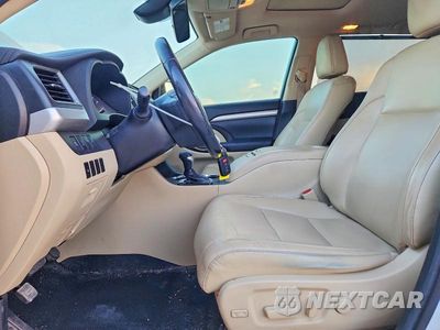 Zdjęcie 7 z 13 samochodu: 2018 TOYOTA HIGHLANDER XLE VIN:5TDJZRFH4JS530322 - miniatura