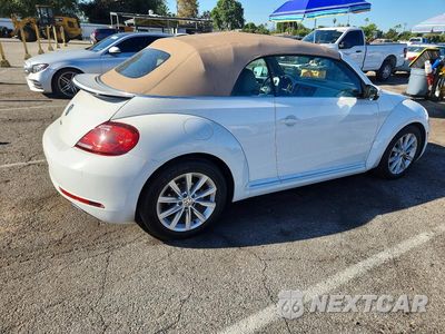 Trzecie zdjęcie samochodu z tyłu: 2017 VOLKSWAGEN BEETLE S/SE VIN:3VW517ATXHM811086 - miniatura