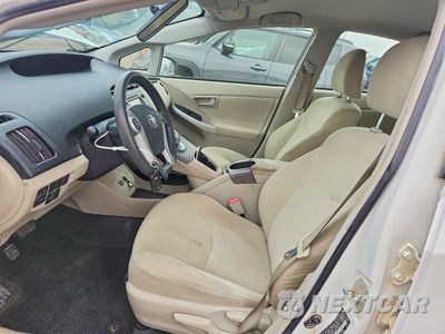 Zdjęcie 7 z 13 samochodu: 2013 TOYOTA PRIUS THREE VIN:JTDKN3DU4D5566891 - miniatura
