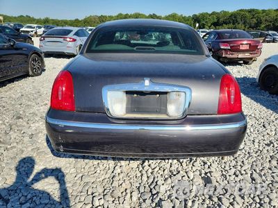 Zdjęcie 6 z 12 samochodu: 2002 LINCOLN TOWN CAR SIGNATURE VIN:1LNHM82W12Y605183 - miniatura