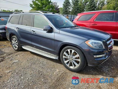 Czwarte zdjęcie samochodu z boku: 2013 MERCEDES-BENZ GL 450 4MATIC VIN:4JGDF7CE9DA102022 - miniatura