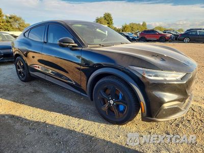 Czwarte zdjęcie samochodu z boku: 2021 FORD MUSTANG MACH-E SELECT VIN:3FMTK1SS8MMA54477 - miniatura