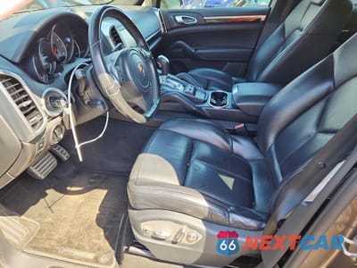Zdjęcie 7 z 13 samochodu: 2012 PORSCHE CAYENNE S VIN:WP1AB2A24CLA50055 - miniatura