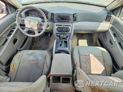 Zdjęcie 8 z 14 samochodu: 2005 JEEP GRAND CHEROKEE LAREDO VIN:1J4GS48K65C583339 - miniatura