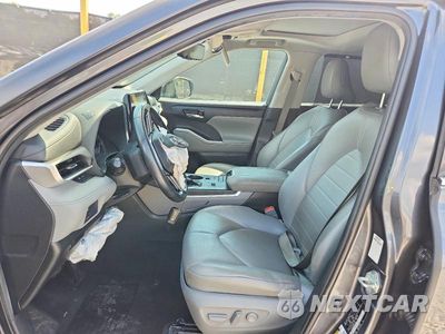 Zdjęcie 7 z 13 samochodu: 2021 TOYOTA HIGHLANDER XLE VIN:5TDGZRAH0MS516133 - miniatura