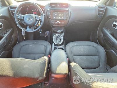 Zdjęcie 8 z 12 samochodu: 2018 KIA SOUL + VIN:KNDJP3A50J7596442 - miniatura