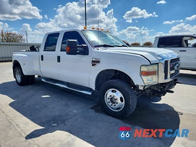 Czwarte zdjęcie samochodu z boku: 2010 FORD F350 SUPER DUTY VIN:1FTWW3DR7AEA00049 - miniatura