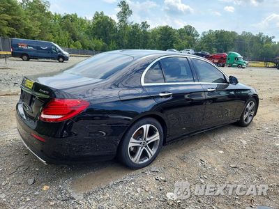 Trzecie zdjęcie samochodu z tyłu: 2019 MERCEDES-BENZ E 300 4MATIC VIN:WDDZF4KB4KA505473 - miniatura