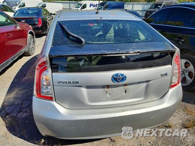 Zdjęcie 6 z 13 samochodu: 2013 TOYOTA PRIUS TWO VIN:JTDKN3DUXD1647742 - miniatura