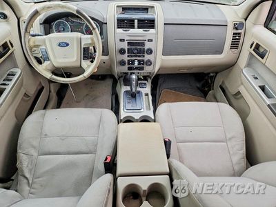 Zdjęcie 8 z 13 samochodu: 2012 FORD ESCAPE HYBRID VIN:1FMCU4K3XCKB14012 - miniatura