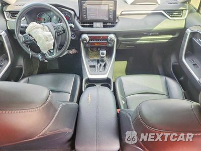 Zdjęcie 8 z 13 samochodu: 2020 TOYOTA RAV4 XLE PREMIUM VIN:JTMC1RFV4LJ020557 - miniatura