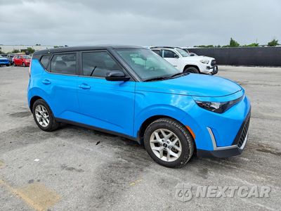Czwarte zdjęcie samochodu z boku: 2025 KIA SOUL S VIN:KNDJ23AU3S7249923 - miniatura