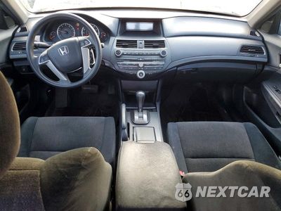 Zdjęcie 8 z 12 samochodu: 2008 HONDA ACCORD LX VIN:1HGCP26318A077974 - miniatura
