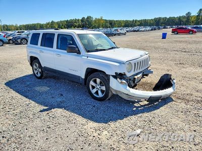 Czwarte zdjęcie samochodu z boku: 2014 JEEP PATRIOT LATITUDE VIN:1C4NJRFB2ED762052 - miniatura