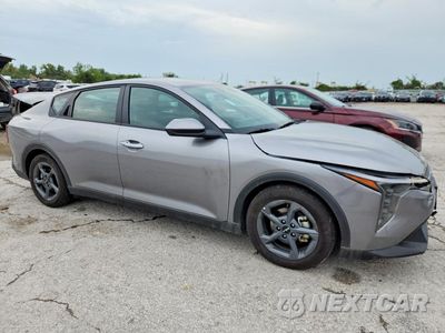 Czwarte zdjęcie samochodu z boku: 2026 KIA K4 LXS VIN:3KPFT4DE0TE269660 - miniatura