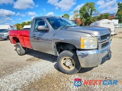 Czwarte zdjęcie samochodu z boku: 2009 CHEVROLET SILVERADO K2500 HEAVY DUTY VIN:1GCHK44K39F131353 - miniatura