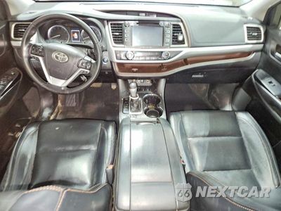Zdjęcie 8 z 13 samochodu: 2018 TOYOTA HIGHLANDER XLE VIN:5TDJZRFH6JS893575 - miniatura