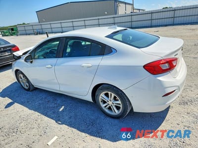 Drugie zdjęcie samochodu z przodu: 2018 CHEVROLET CRUZE LT VIN:1G1BE5SMXJ7221405 - miniatura