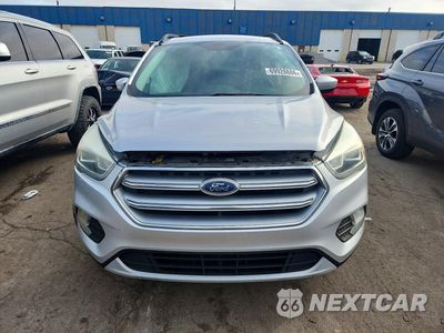Piąte zdjęcie samochodu w środku: 2017 FORD ESCAPE SE VIN:1FMCU0GD6HUD65129 - miniatura
