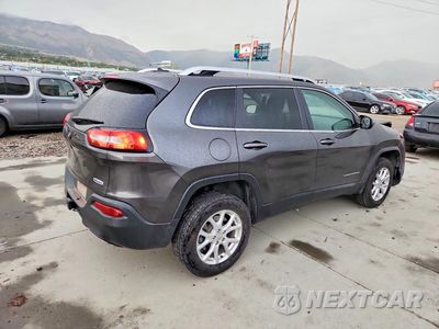 Trzecie zdjęcie samochodu z tyłu: 2015 JEEP CHEROKEE LATITUDE VIN:1C4PJMCS6FW511038 - miniatura