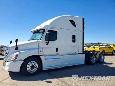 2014 FREIGHTLINER CASCADIA SEMI TRUCK 3AKJGLD52ESFV9322 - główne zdjęcie licytacji z USA - miniatura
