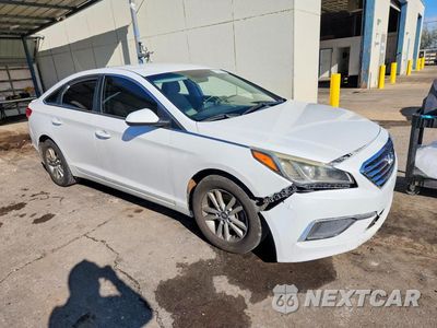 Czwarte zdjęcie samochodu z boku: 2017 HYUNDAI SONATA SE VIN:5NPE24AF0HH532602 - miniatura