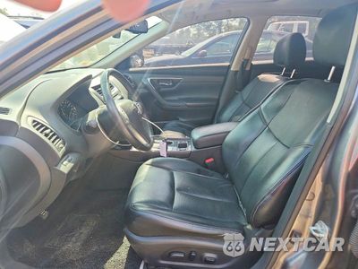 Zdjęcie 7 z 12 samochodu: 2017 NISSAN ALTIMA 2.5 VIN:1N4AL3AP3HC106144 - miniatura