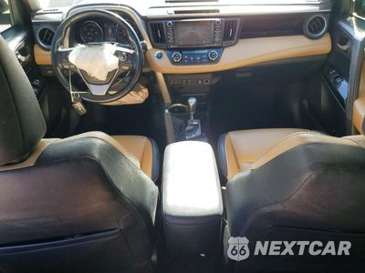 Zdjęcie 8 z 13 samochodu: 2018 TOYOTA RAV4 HV LIMITED VIN:JTMDJREV9JD229942 - miniatura