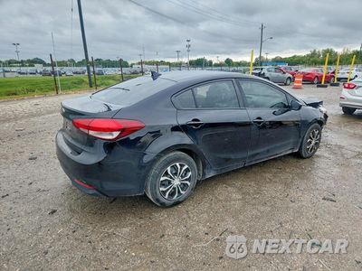 Trzecie zdjęcie samochodu z tyłu: 2017 KIA FORTE LX VIN:3KPFK4A72HE077818 - miniatura