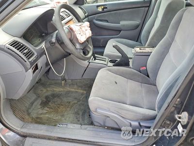 Zdjęcie 7 z 12 samochodu: 2003 HONDA ACCORD LX VIN:1HGCM56353A140478 - miniatura