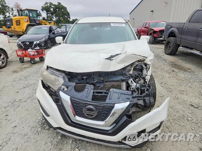 Piąte zdjęcie samochodu w środku: 2017 NISSAN ROGUE S VIN:5N1AT2MT5HC799629 - miniatura