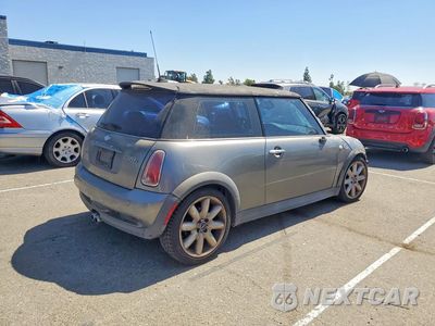 Trzecie zdjęcie samochodu z tyłu: 2006 MINI COOPER S VIN:WMWRE33506TL20067 - miniatura