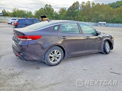 Trzecie zdjęcie samochodu z tyłu: 2018 KIA OPTIMA LX VIN:KNAGT4L39J5234738 - miniatura
