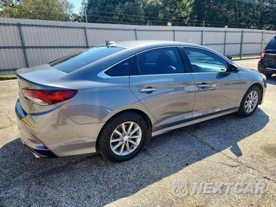 Trzecie zdjęcie samochodu z tyłu: 2019 HYUNDAI SONATA SE VIN:5NPE24AF0KH755360 - miniatura
