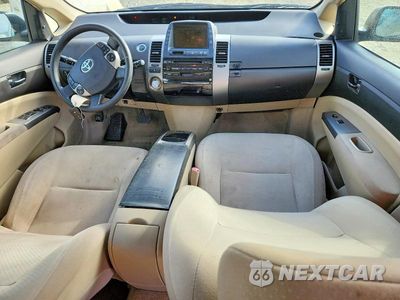 Zdjęcie 8 z 12 samochodu: 2005 TOYOTA PRIUS BASE VIN:JTDKB20U153079511 - miniatura