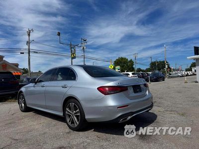 Trzecie zdjęcie samochodu z tyłu: 2021 MERCEDES-BENZ E 350 4MATIC VIN:W1KZF8EB1MA908834 - miniatura