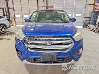 Piąte zdjęcie samochodu w środku: 2017 FORD ESCAPE SE VIN:1FMCU9G95HUC96921 - miniatura