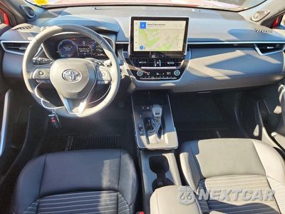 Zdjęcie 8 z 13 samochodu: 2026 TOYOTA COROLLA CROSS HYBRID XSE VIN:7MUFBABG4TV112120 - miniatura
