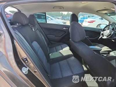Zdjęcie 10 z 12 samochodu: 2014 KIA FORTE EX VIN:KNAFX5A80E5239904 - miniatura