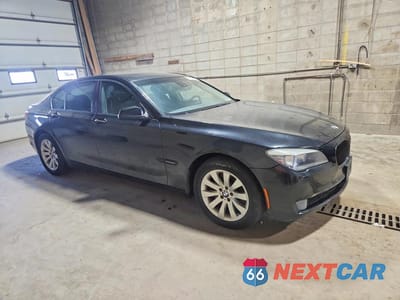 Czwarte zdjęcie samochodu z boku: 2011 BMW 750 XI VIN:WBAKC6C52BC394822 - miniatura