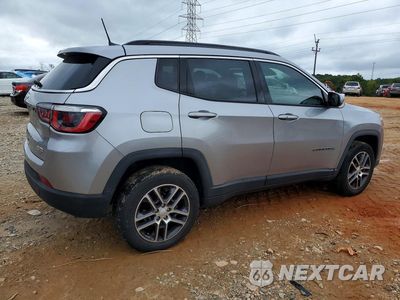 Trzecie zdjęcie samochodu z tyłu: 2019 JEEP COMPASS LATITUDE VIN:3C4NJDBB1KT599490 - miniatura