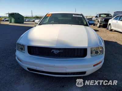 Piąte zdjęcie samochodu w środku: 2006 FORD MUSTANG VIN:1ZVFT80N965143257 - miniatura