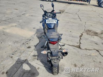 Czwarte zdjęcie samochodu z boku: 2015 HONDA CBR300 RA VIN:MLHNC5154F5100079 - miniatura