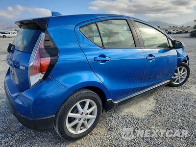 Trzecie zdjęcie samochodu z tyłu: 2017 TOYOTA PRIUS C ONE VIN:JTDKDTB34H1596452 - miniatura