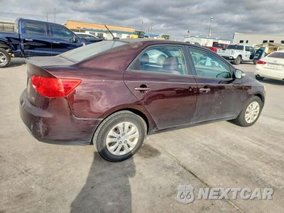 Trzecie zdjęcie samochodu z tyłu: 2010 KIA FORTE EX VIN:KNAFU4A2XA5849169 - miniatura