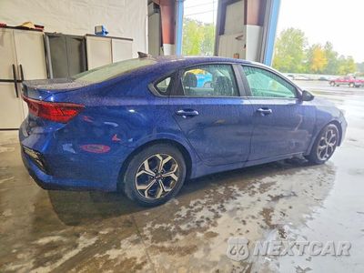 Trzecie zdjęcie samochodu z tyłu: 2019 KIA FORTE LXS VIN:3KPF24AD6KE067421 - miniatura