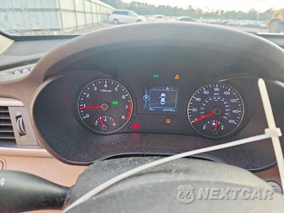 Zdjęcie 9 z 12 samochodu: 2016 KIA OPTIMA EX VIN:5XXGU4L32GG011610 - miniatura