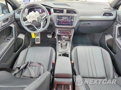 Zdjęcie 8 z 13 samochodu: 2023 VOLKSWAGEN TIGUAN SE R-LINE BLACK VIN:3VVCB7AX1PM045369 - miniatura